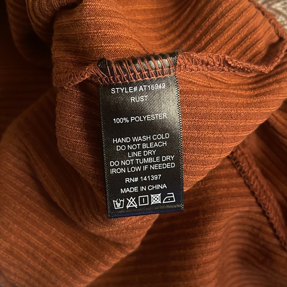 ASTR bodysuit mockneck in rust colour cut out detailing size XS - Picture 6 of 7